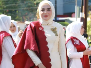 Wali Kota Lhokseumawe Lepas Pawai Karnaval HUT RI ke-80, Ketua Dekranasda Ikut Jalan Kaki