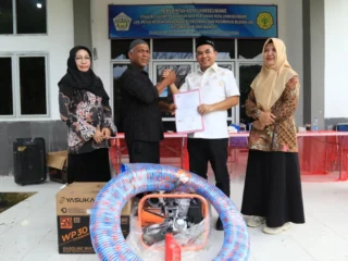 Wali Kota Lhokseumawe Serahkan Bantuan Alsintan untuk Dukung Modernisasi Pertanian