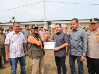 Pemko Lhokseumawe Serahkan Kunci 67 Huntara Bantuan BNPB, Pastikan Pemulihan Masyarakat Berjalan Transparan dan Tepat Sasaran