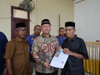 Bupati Aceh Utara (Ayah Wa) Salurkan Jatah hidup (Jadup) di Kecamatan Sawang